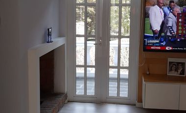 SE VENDE PRECIOSA CASA CON HERMOSOS JARDINES Y VISTA A LA BARRANCA
