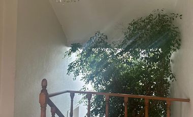 SE VENDE PRECIOSA CASA CON HERMOSOS JARDINES Y VISTA A LA BARRANCA