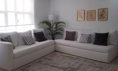 SE VENDE PRECIOSA CASA CON HERMOSOS JARDINES Y VISTA A LA BARRANCA