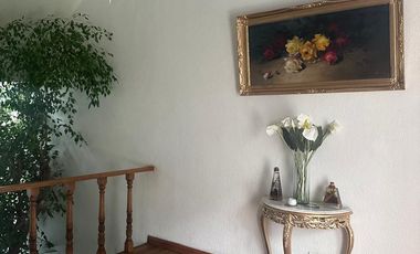 SE VENDE PRECIOSA CASA CON HERMOSOS JARDINES Y VISTA A LA BARRANCA