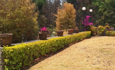 SE VENDE PRECIOSA CASA CON HERMOSOS JARDINES Y VISTA A LA BARRANCA