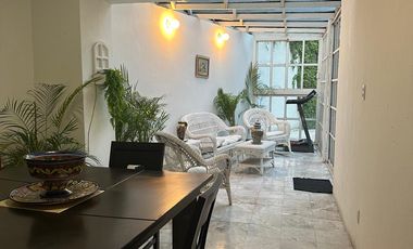 SE VENDE PRECIOSA CASA CON HERMOSOS JARDINES Y VISTA A LA BARRANCA