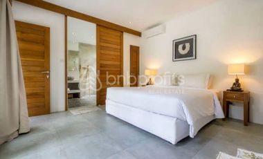Bali Luxury Redefined: Exquisite Seminyak Leasehold Villa with Joglo Elegance