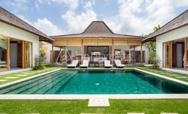 Bali Luxury Redefined: Exquisite Seminyak Leasehold Villa with Joglo Elegance