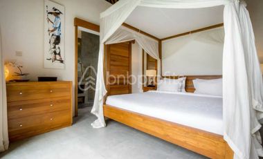 Bali Luxury Redefined: Exquisite Seminyak Leasehold Villa with Joglo Elegance