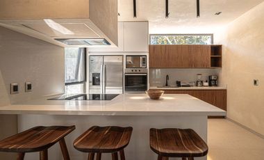 Residencia de 3 niveles con alberca en Selvazama, amenidades, venta Tulum.