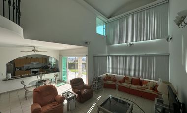 VENTA DE CASA EN FRACCIONAMIENTO LOMAS DE COCOYOC, MORELOS