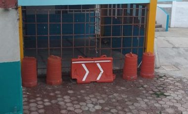 Propiedad  con oficinas y patio amplio muy cerca de la Volkswagen