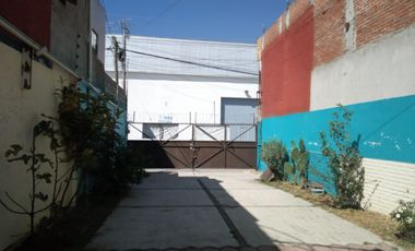 Propiedad  con oficinas y patio amplio muy cerca de la Volkswagen