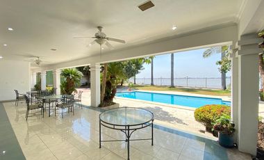 Casa vista al río en venta Km 1 vía Samborondón