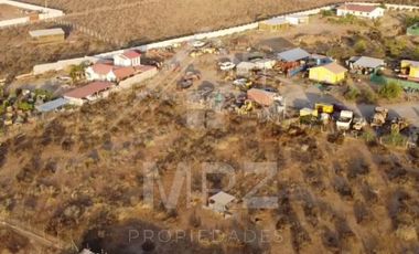 Venta Terreno sector Tambillos 5000m2, Terreno plano, cercado, con luz y factibilidad de agua.