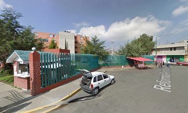 Oportunidad  !! Venta de  Amplio Departamento en Remate Col. Santa María Aztahuacan, Iztapalapa.