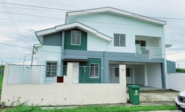 Rush Sale 4 Bedroom House In An Exclusive Subdivision