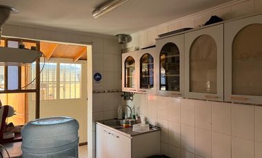 EXCELENTE CASA EN CALLE LOS CARRERA