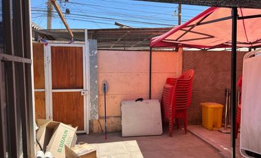 EXCELENTE CASA EN CALLE LOS CARRERA