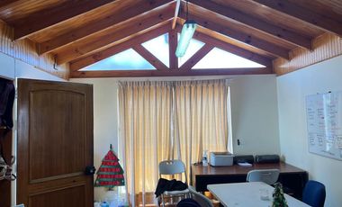 EXCELENTE CASA EN CALLE LOS CARRERA