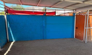 EXCELENTE CASA EN CALLE LOS CARRERA