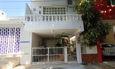 Suite amueblada en el Fracc. Reforma con aire acondicionado. Incluye servicio de agua
