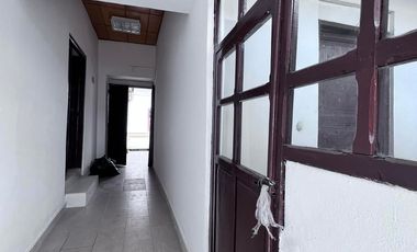 Casa rentera en venta en el centro de Loja