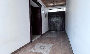 Casa rentera en venta en el centro de Loja