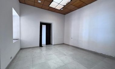 Casa rentera en venta en el centro de Loja