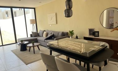 Casa en venta en conkal Mérida con alberca, mas de 5 parques con excelentes amenidades