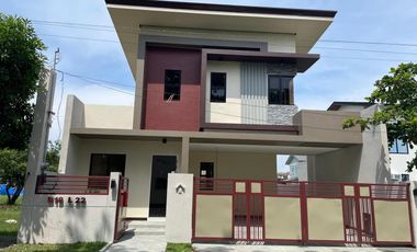 For Sale: Imus Cavite Luxury Homes at The Grand Parkplace Village!