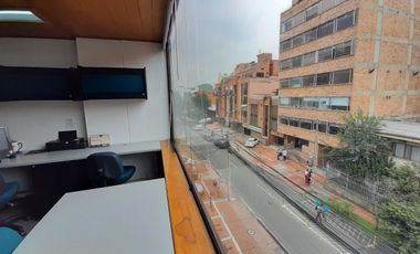 Oficina en Arriendo en El Lago