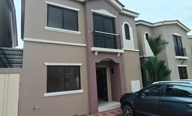 Alquilo casa en autopista Narcisa de Jesús  - Guayaquil