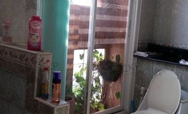 Single house for sale, spacious area, next to the main road, 271 sq m, near government agencies.