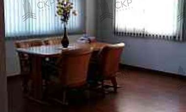 Single house for sale, spacious area, next to the main road, 271 sq m, near government agencies.