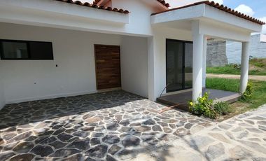Excelente inversión en CHAPALA - zona TURISTICA - seguridad - todos los servicios COTO RESIDENCIAL - CASA CLUB - CERCA DEL LAGO