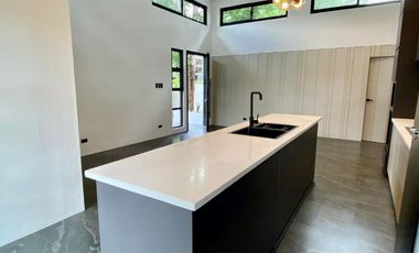 BRANDNEW MODERN BUNGALOW HOUSE FOR RENT LOCATED IN A HIGH-END SUBD. NEAR CLARK