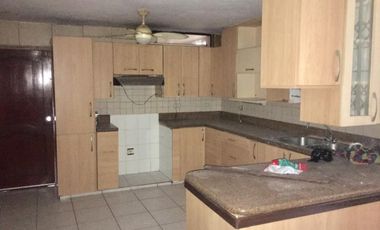 CASA EN ALQUILER CON USO DE SUELO COMERCIAL EN KENNEDY NORTE