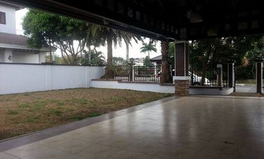 For rent Bali mansions 4br house with huge GARDEN Across the Clubhouse