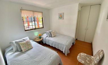 Se vende solida y amplia casa en Sagrada Familia, 5 piezas 2 baños, Curicó