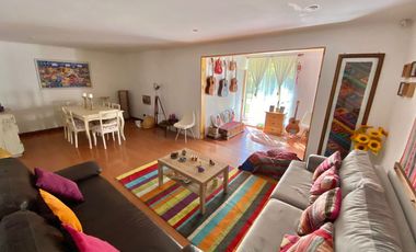 Se vende solida y amplia casa en Sagrada Familia, 5 piezas 2 baños, Curicó