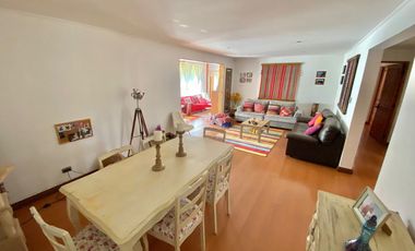 Se vende solida y amplia casa en Sagrada Familia, 5 piezas 2 baños, Curicó