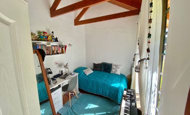 Se vende solida y amplia casa en Sagrada Familia, 5 piezas 2 baños, Curicó