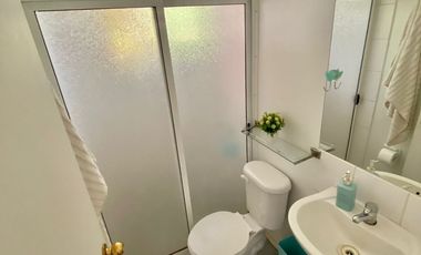 Se vende solida y amplia casa en Sagrada Familia, 5 piezas 2 baños, Curicó