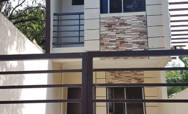 Townhouse in North Fairview Phase 8 Quezon City with 3 Bedrooms and 1 Car garage PH2869