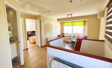 Hermosa casa con gran terreno en Altos del Parque, Peñalolén