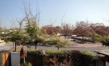 Hermosa casa con gran terreno en Altos del Parque, Peñalolén
