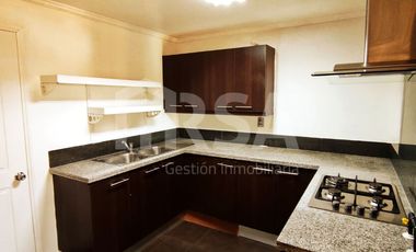 Hermosa casa con gran terreno en Altos del Parque, Peñalolén