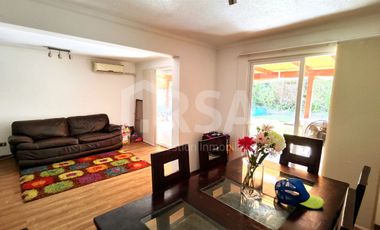 Hermosa casa con gran terreno en Altos del Parque, Peñalolén