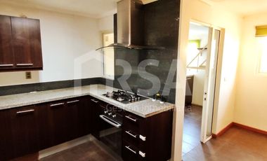Hermosa casa con gran terreno en Altos del Parque, Peñalolén