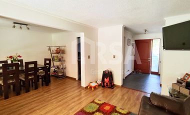 Hermosa casa con gran terreno en Altos del Parque, Peñalolén