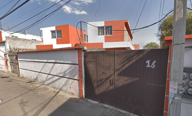Casa en alcaldía Tláhuac, oportunidad de recuperación bancaria.