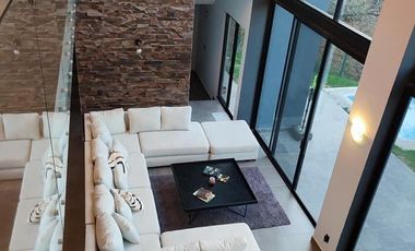 CASA EN VENTA EN LAS CAÑADAS
