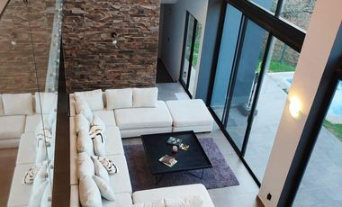 CASA EN VENTA EN LAS CAÑADAS